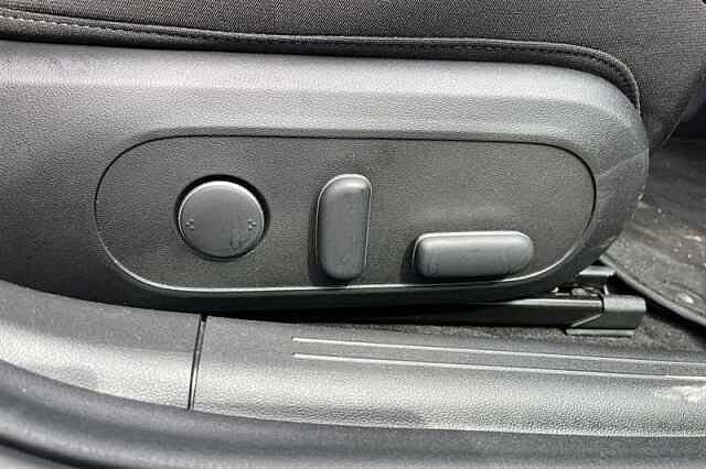 Hyundai IONIQ 6 77.4kWh Premium Saloon 4dr Electric Auto (228 ps) Silver