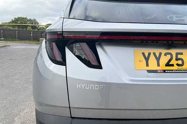 Hyundai TUCSON 1.6 T-GDi Advance SUV 5dr Petrol Hybrid Auto Euro 6 (s/s) (215 ps) Silver