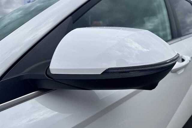 Hyundai KONA 1.6 h-GDi Ultimate SUV 5dr Petrol Hybrid DCT Euro 6 (s/s) (129 ps) White