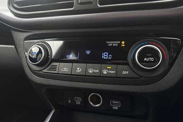 Hyundai I10 1.2 Premium Hatchback 5dr Petrol Auto Euro 6 (s/s) (79 ps) Blue