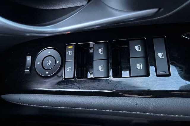 Hyundai TUCSON 1.6 T-GDi Ultimate SUV 5dr Petrol Hybrid Auto Euro 6 (s/s) (215 ps) White