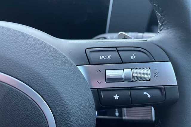 Hyundai TUCSON 1.6 T-GDi Ultimate SUV 5dr Petrol Hybrid Auto Euro 6 (s/s) (215 ps) White