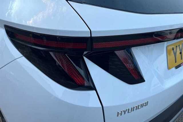 Hyundai TUCSON 1.6 T-GDi Ultimate SUV 5dr Petrol Hybrid Auto Euro 6 (s/s) (215 ps) White