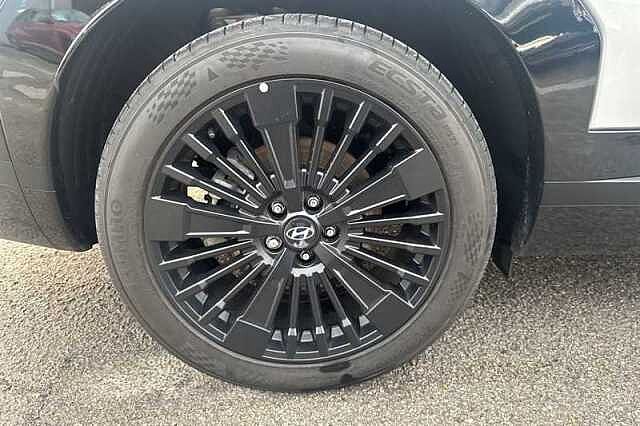 Hyundai SANTA FE 1.6 T-GDi 13.8kWh Calligraphy SUV 5dr Petrol Plug-in Hybrid Auto 4WD Euro 6 (s/s Silver