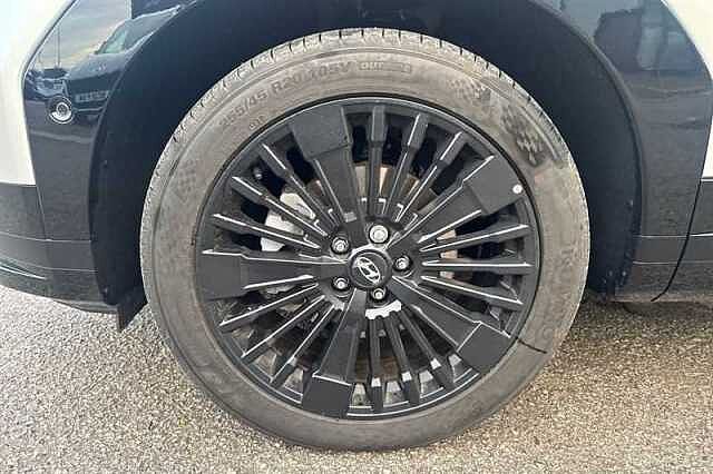 Hyundai SANTA FE 1.6 T-GDi 13.8kWh Calligraphy SUV 5dr Petrol Plug-in Hybrid Auto 4WD Euro 6 (s/s Silver