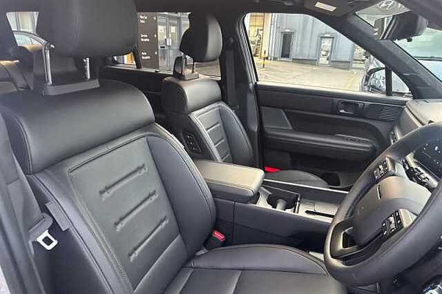 Hyundai SANTA FE 1.6 T-GDi 13.8kWh Calligraphy SUV 5dr Petrol Plug-in Hybrid Auto 4WD Euro 6 (s/s Silver