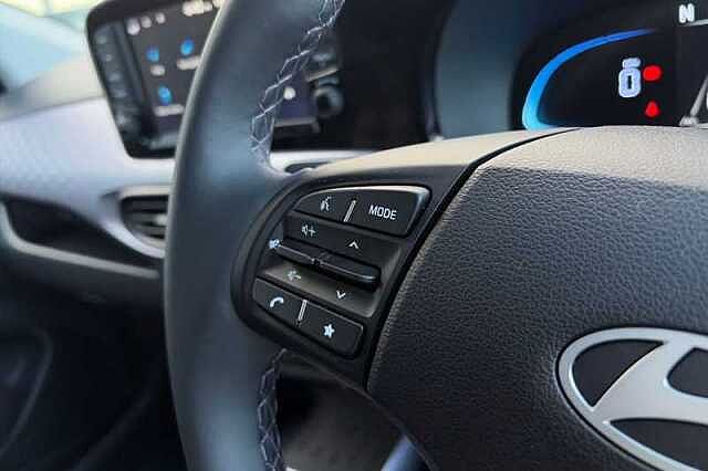 Hyundai I10 1.2 Premium Hatchback 5dr Petrol Auto Euro 6 (s/s) (79 ps) Blue