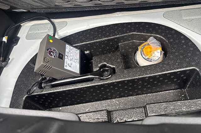 Hyundai INSTER Long Range 49kWh 02 SUV 5dr Electric Auto (115 ps)