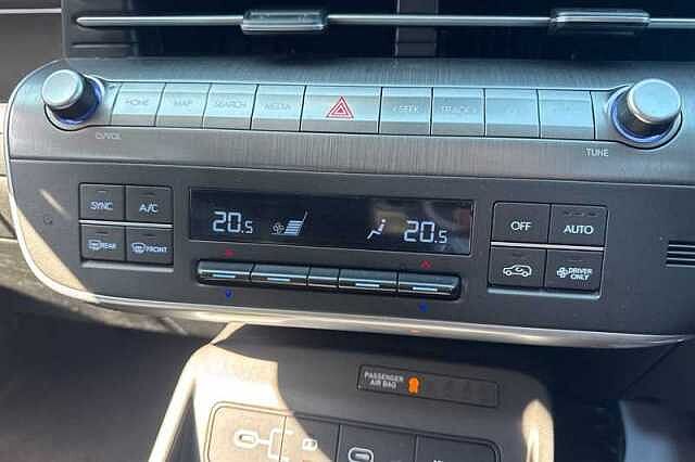 Hyundai KONA 65.4kWh Ultimate SUV 5dr Electric Auto (218 ps) White