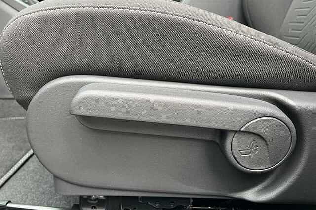 Hyundai KONA 48.4kWh Advance SUV 5dr Electric Auto (156 ps) Grey