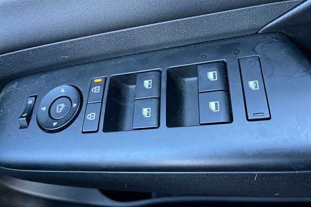 Hyundai KONA 65.4kWh N Line S SUV 5dr Electric Auto (218 ps) White
