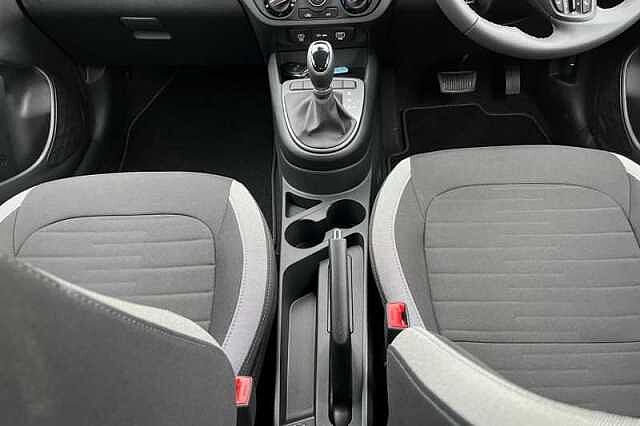 Hyundai I10 1.0 Advance Hatchback 5dr Petrol Auto Euro 6 (s/s) (63 ps) White