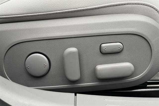 Hyundai IONIQ 6 77.4kWh Ultimate Saloon 4dr Electric Auto (228 ps) Blue