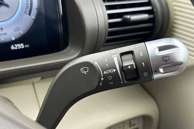 Hyundai INSTER Long Range 49kWh 02 SUV 5dr Electric Auto (115 ps)