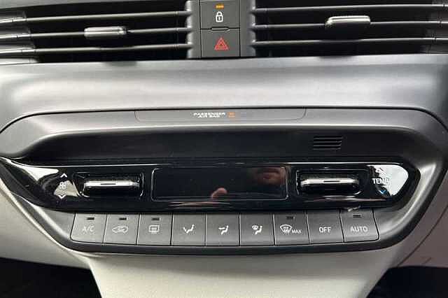 Hyundai I20 1.0 T-GDi Tech Line Hatchback 5dr Petrol DCT Euro 6 (s/s) (90 ps) Black