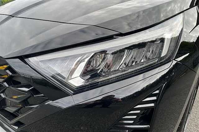 Hyundai I20 1.0 T-GDi Tech Line Hatchback 5dr Petrol DCT Euro 6 (s/s) (90 ps) Black