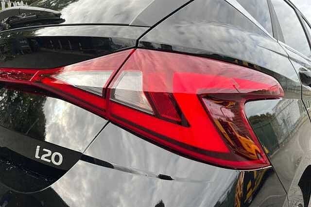 Hyundai I20 1.0 T-GDi Tech Line Hatchback 5dr Petrol DCT Euro 6 (s/s) (90 ps) Black
