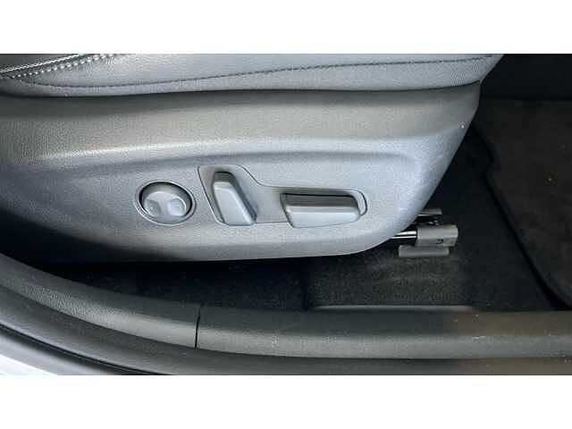 Hyundai KONA 150kW Premium SE 64kWh 5dr Auto WHITE