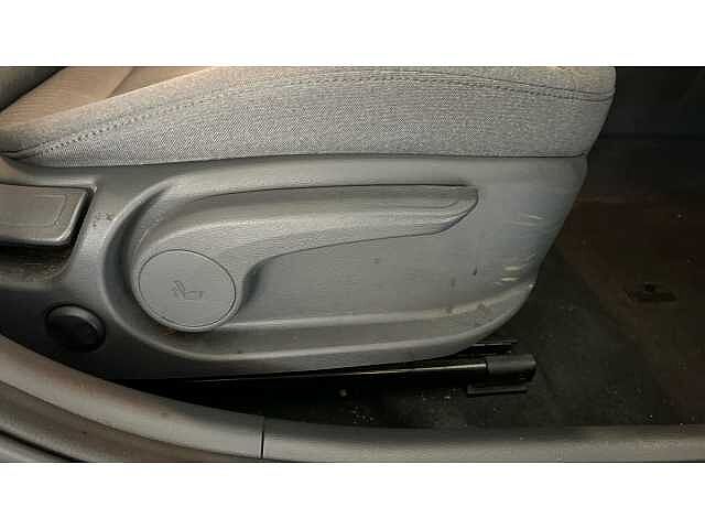 Hyundai Ioniq IONIQ 100kW Premium 38kWh 5dr Auto