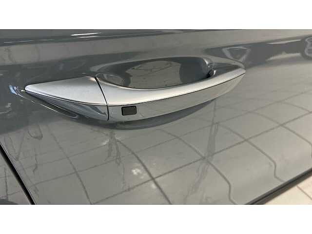 Hyundai Ioniq IONIQ 100kW Premium 38kWh 5dr Auto