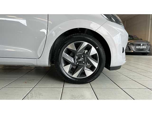 Hyundai I10 i10 5Dr HAT 1.0 MPi 63ps Advance NAV Lumen Gray