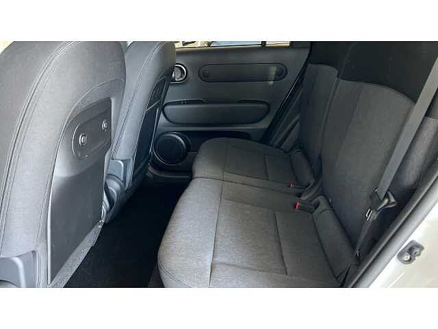 Hyundai INSTER 85kW 02 49kWh 5dr Auto White