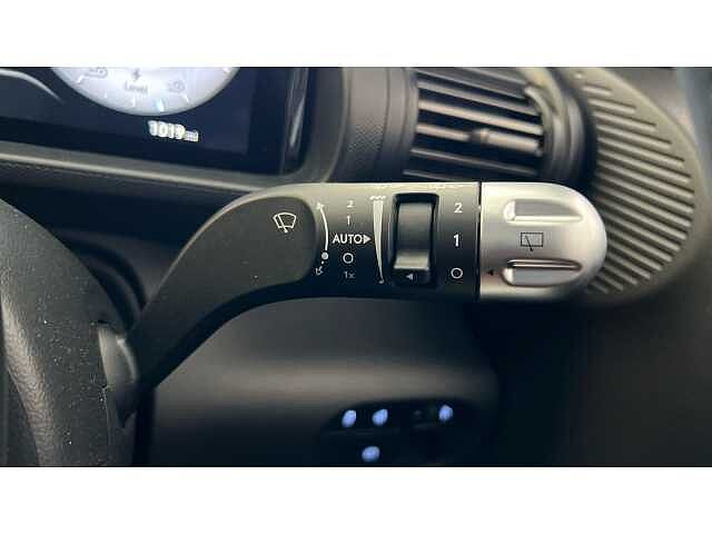 Hyundai INSTER 85kW 02 49kWh 5dr Auto White