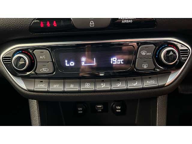 Hyundai I30 FASTBACK 1.5T GDi N Line 5dr DCT Black