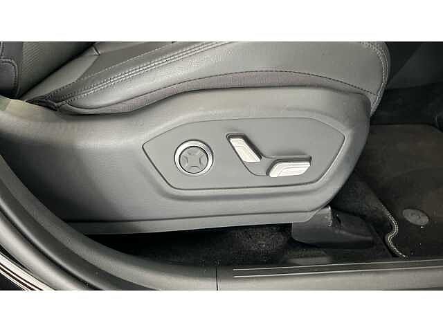 Hyundai SANTA FE 1.6 TGDi 239 Hybrid Ultimate 5dr Auto Black