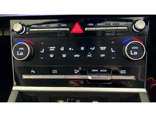 Hyundai SANTA FE 1.6 TGDi 239 Hybrid Ultimate 5dr Auto Black