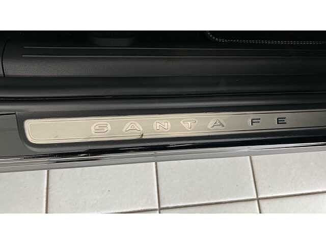 Hyundai SANTA FE 1.6 TGDi 239 Hybrid Ultimate 5dr Auto Black