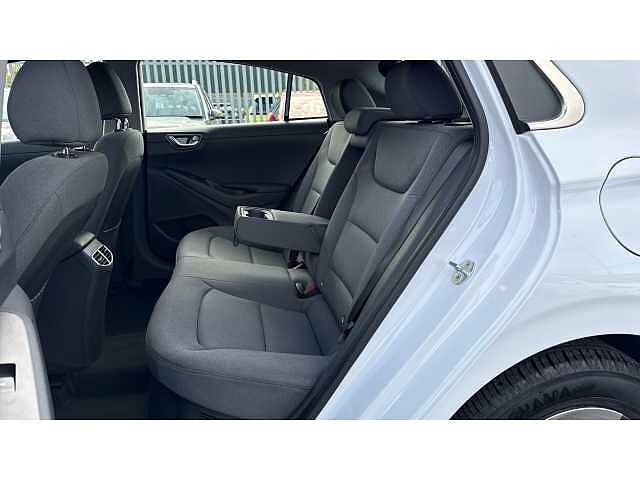 Hyundai IONIQ 1.6 GDi Hybrid Premium 5dr DCT White