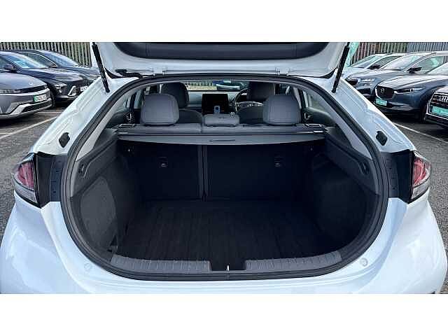 Hyundai IONIQ 1.6 GDi Hybrid Premium 5dr DCT White