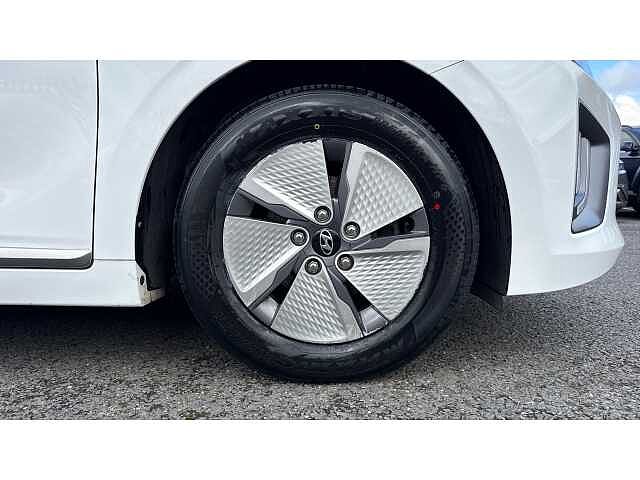 Hyundai IONIQ 1.6 GDi Hybrid Premium 5dr DCT White