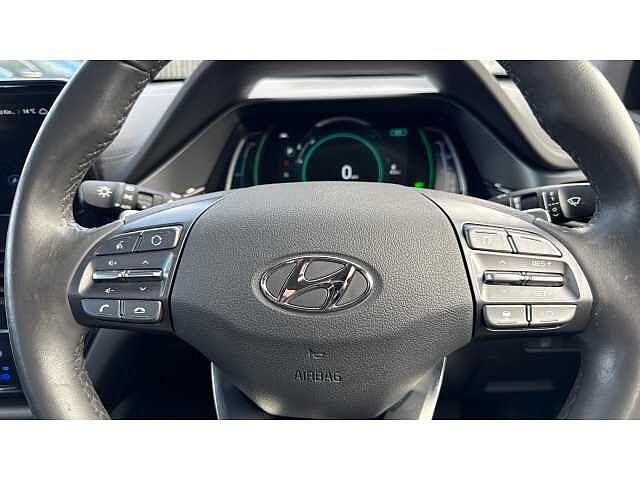 Hyundai IONIQ 1.6 GDi Hybrid Premium 5dr DCT White