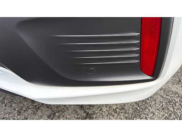 Hyundai IONIQ 1.6 GDi Hybrid Premium 5dr DCT White