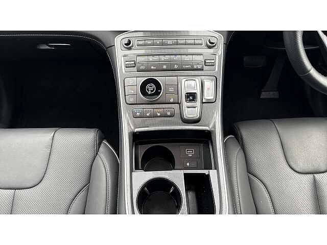 Hyundai SANTA FE 1.6 TGDi Hybrid Ultimate 5dr Auto WHITE