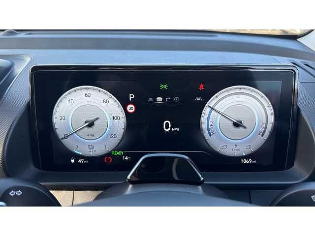 Hyundai INSTER INSTER 85kW 02 49kWh 5dr Auto Natural Ivory