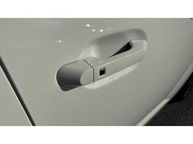 Hyundai INSTER INSTER 85kW 02 49kWh 5dr Auto Natural Ivory