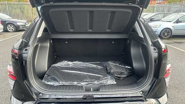 Hyundai KONA 5Dr HAT 65kWh Advance C/Pk AU Abyss Black