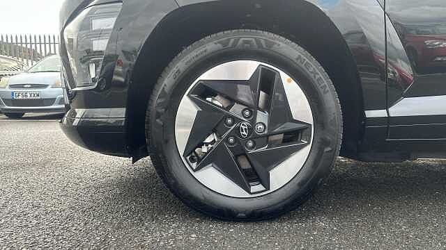 Hyundai KONA 5Dr HAT 65kWh Advance C/Pk AU Abyss Black