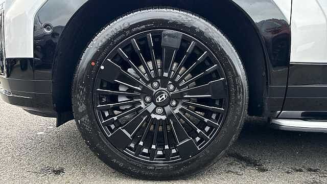 Hyundai SANTA FE SANTA FE 1.6 TGDi PHEV Calligraphy 5dr 4WD Auto [6 Seats] Typhoon Silver