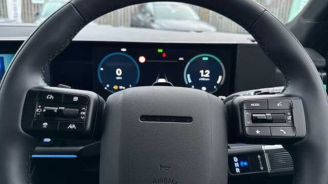 Hyundai SANTA FE SANTA FE 1.6 TGDi PHEV Calligraphy 5dr 4WD Auto [6 Seats] Typhoon Silver