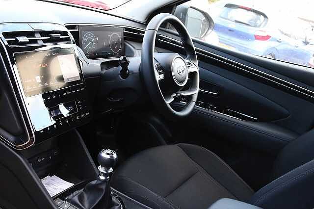 Hyundai TUCSON ESTATE 1.6 TGDi Premium 5dr 2WD White