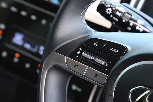 Hyundai TUCSON ESTATE 1.6 TGDi Premium 5dr 2WD White