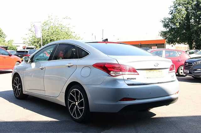 Hyundai i40 1.6CRDi (136ps) Premium Saloon