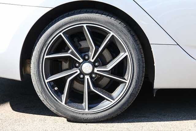 Hyundai i40 1.6CRDi (136ps) Premium Saloon