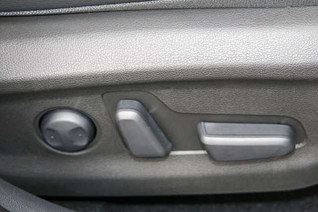 Hyundai KONA Electric SUV E 204ps Ultimate64kWh 10.5kW OBC Black