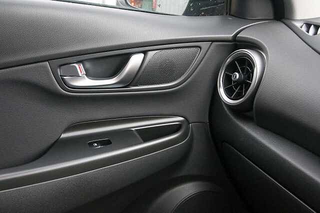 Hyundai KONA Electric SUV E 204ps Ultimate64kWh 10.5kW OBC Black