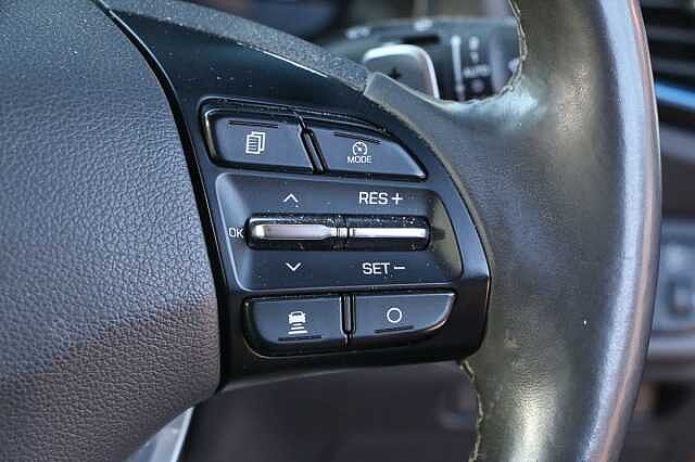 Hyundai IONIQ 1.6 GDi Hybrid Premium SE 5dr DCT